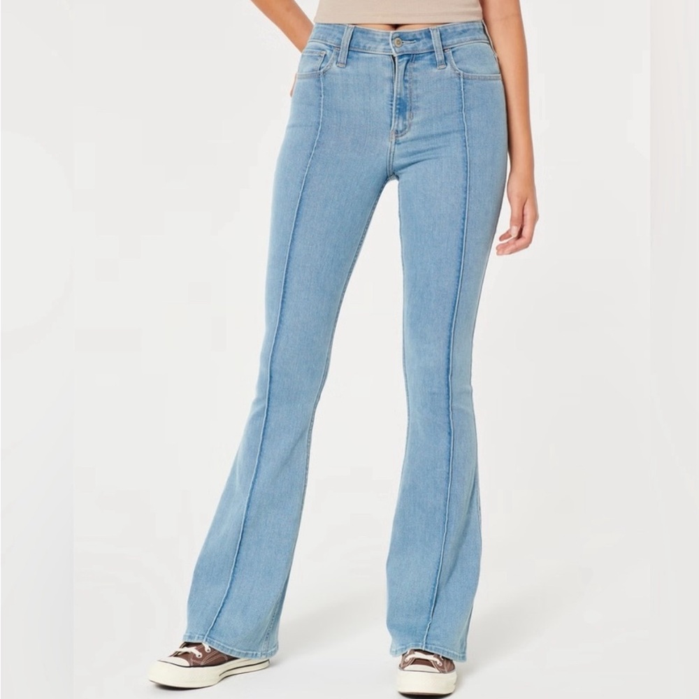 Hollister High-Rise Light Wash Pintuck
Flare Women's Jeans Size 6 Long